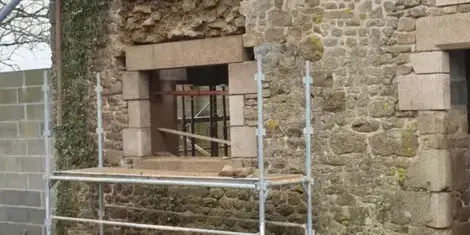 ravalement de façade Saint-Coulomb-1